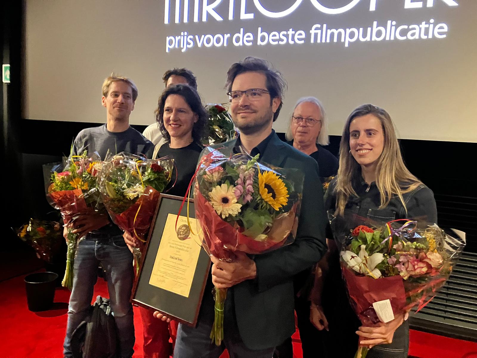 Schokkend Nieuws wint Louis Hartlooper Prijs